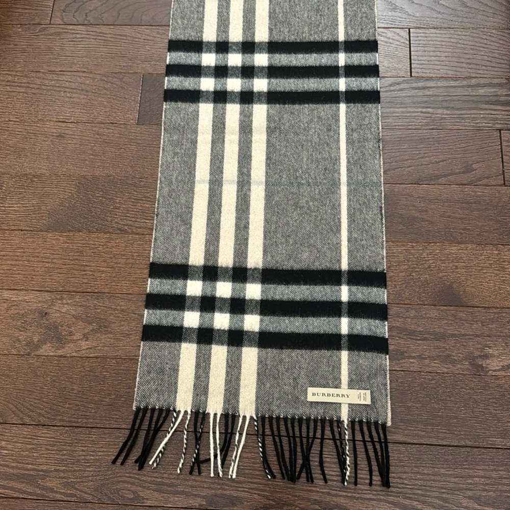 Burberry cashmere scarf